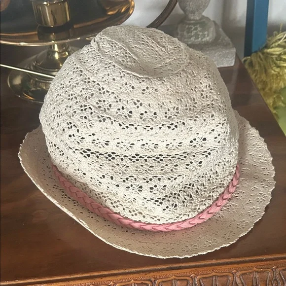 Vintage Cream Crochet Lace Hat - Picture 4 of 14